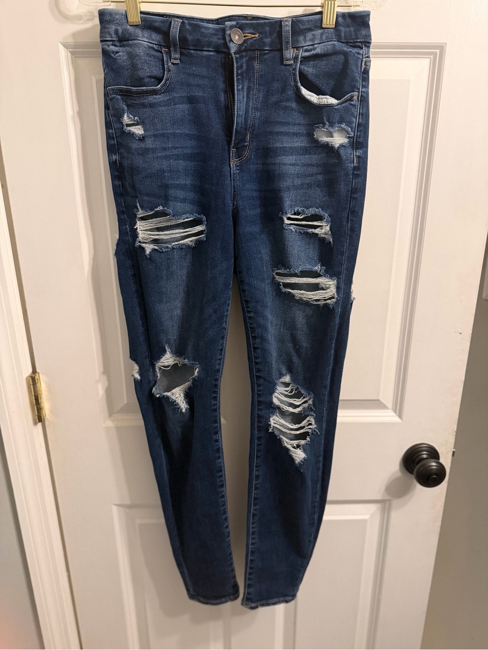 American Eagle size 6 regular Dark Blue Distressed Women's Jeans